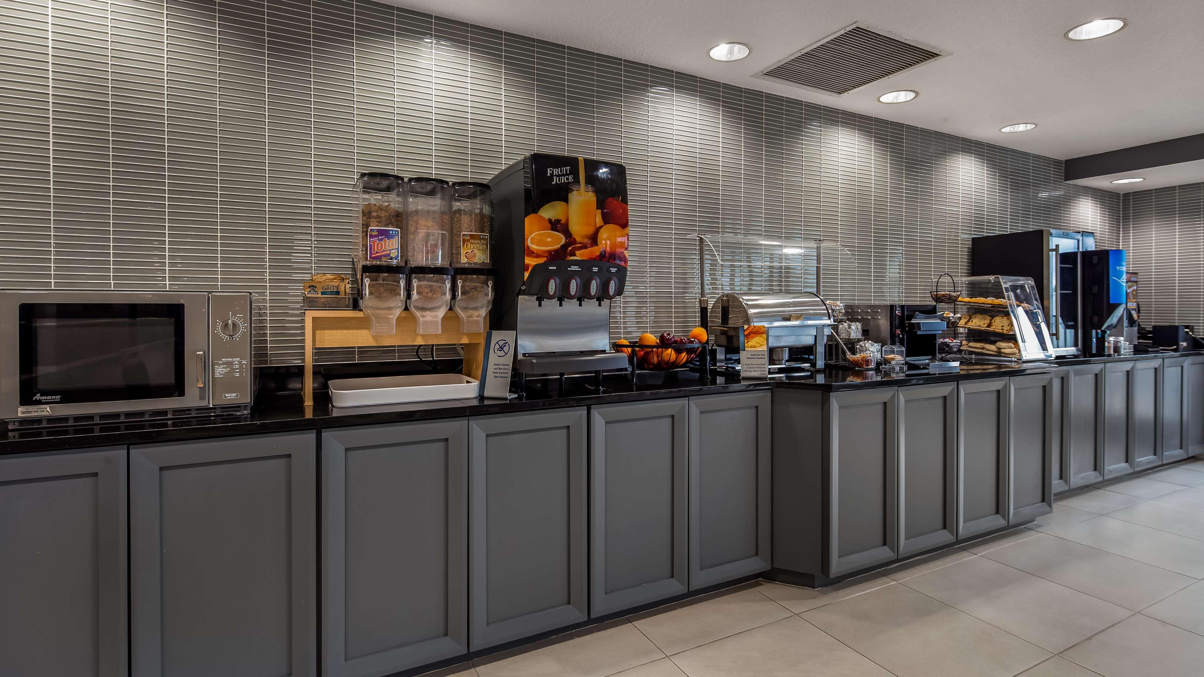 Best Western Plus New Caney Inn & Suites Zewnętrze zdjęcie
