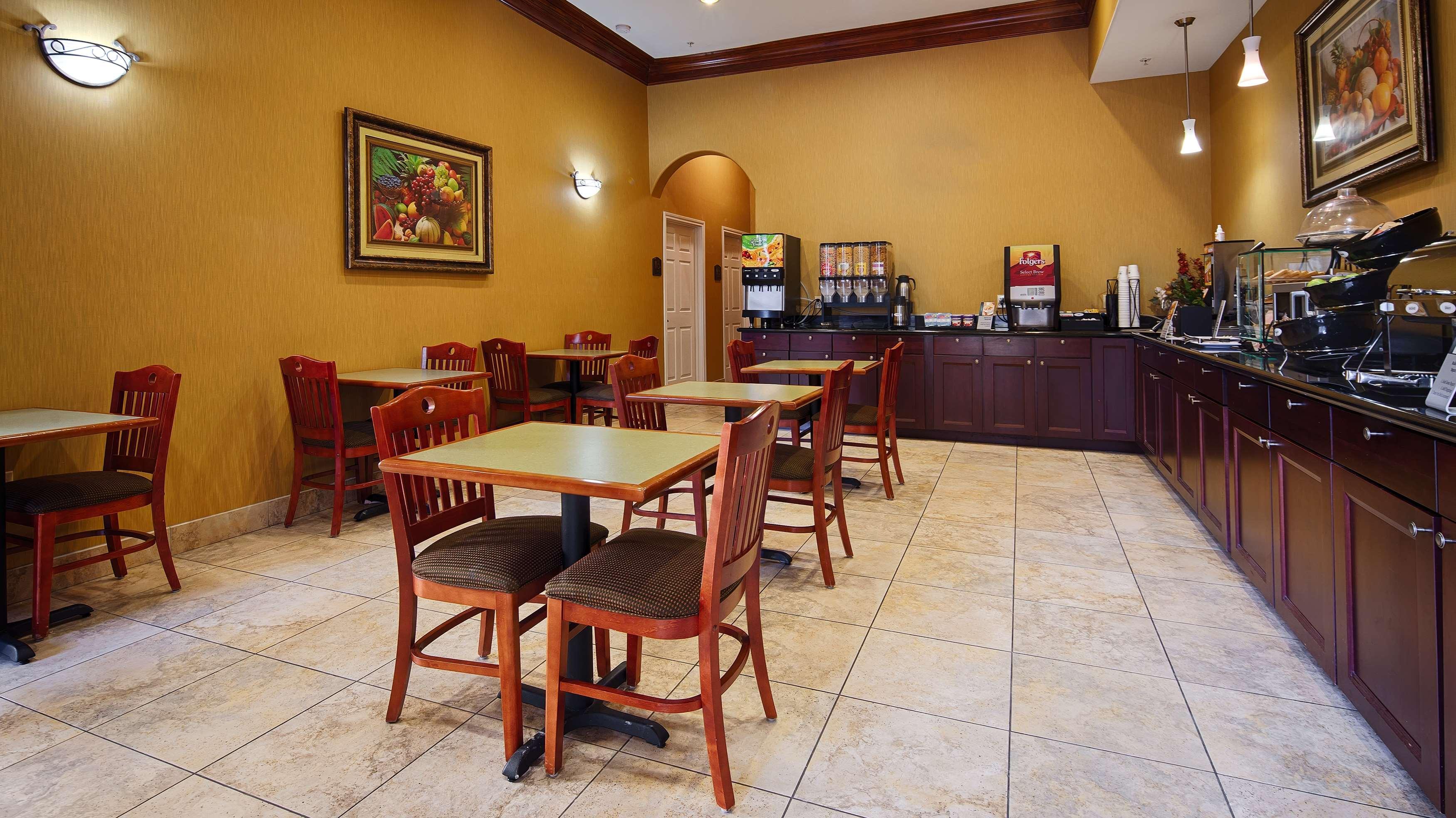 Best Western Plus New Caney Inn & Suites Zewnętrze zdjęcie