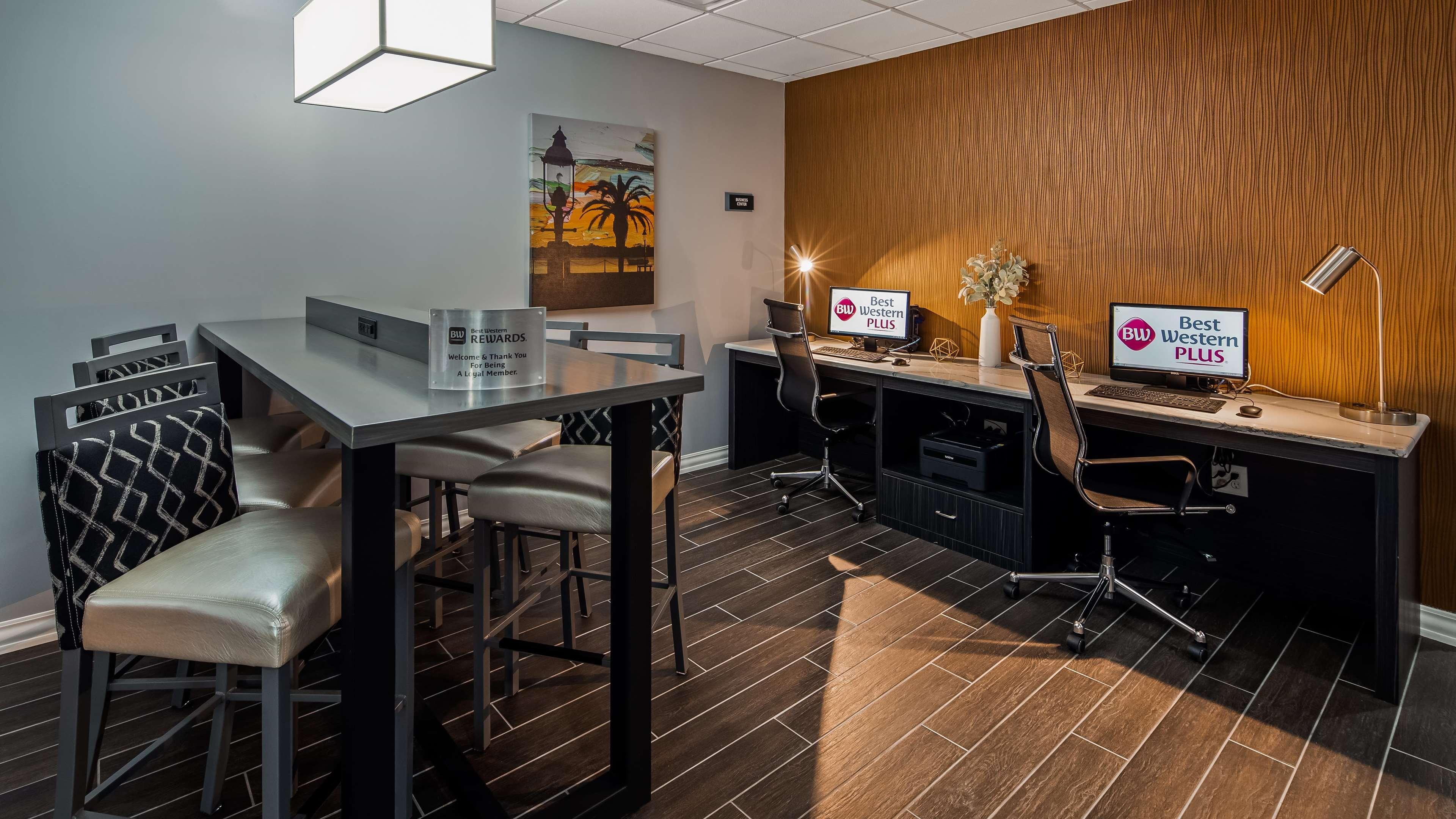 Best Western Plus New Caney Inn & Suites Zewnętrze zdjęcie