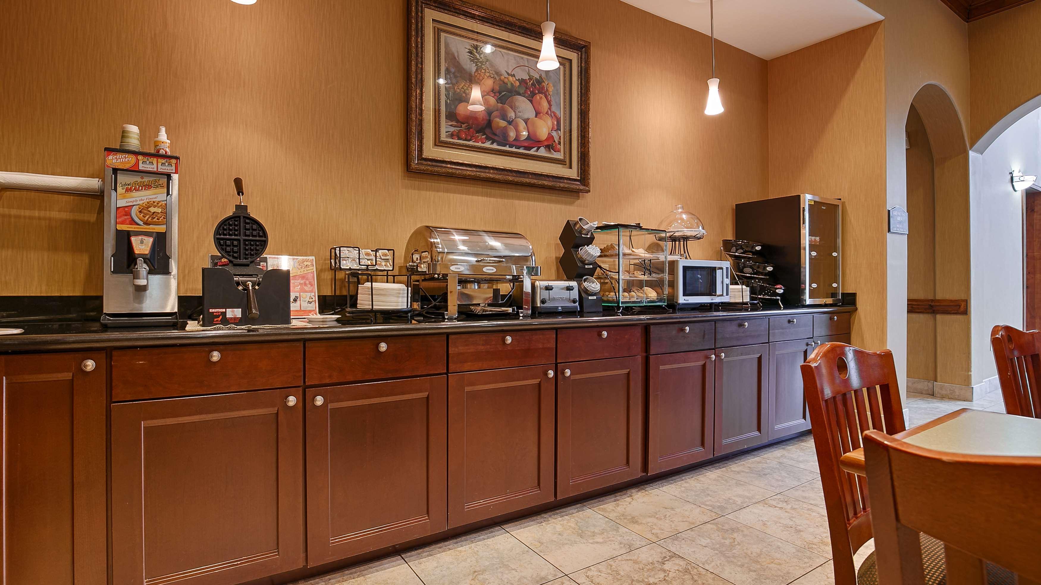 Best Western Plus New Caney Inn & Suites Zewnętrze zdjęcie
