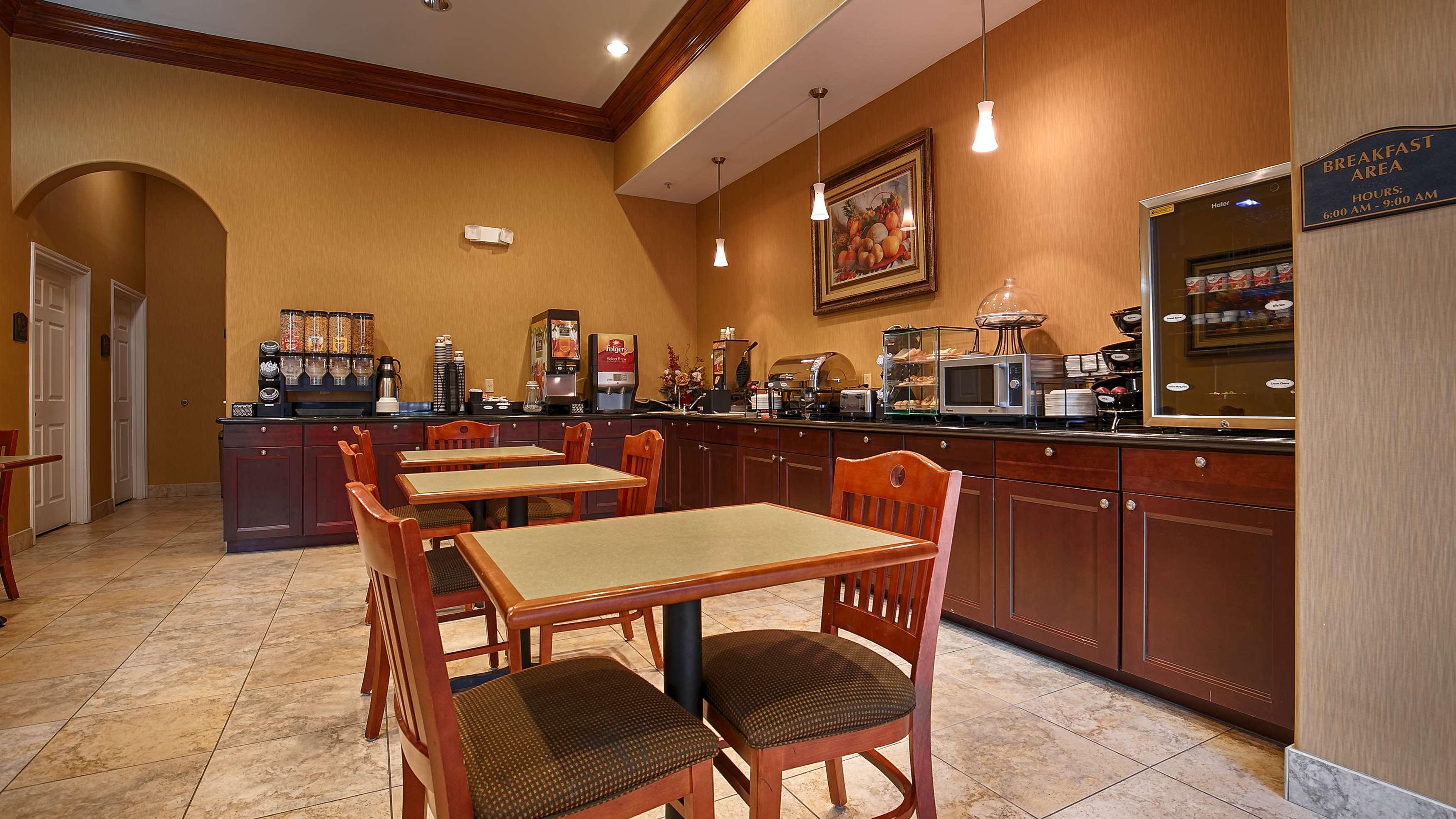 Best Western Plus New Caney Inn & Suites Zewnętrze zdjęcie
