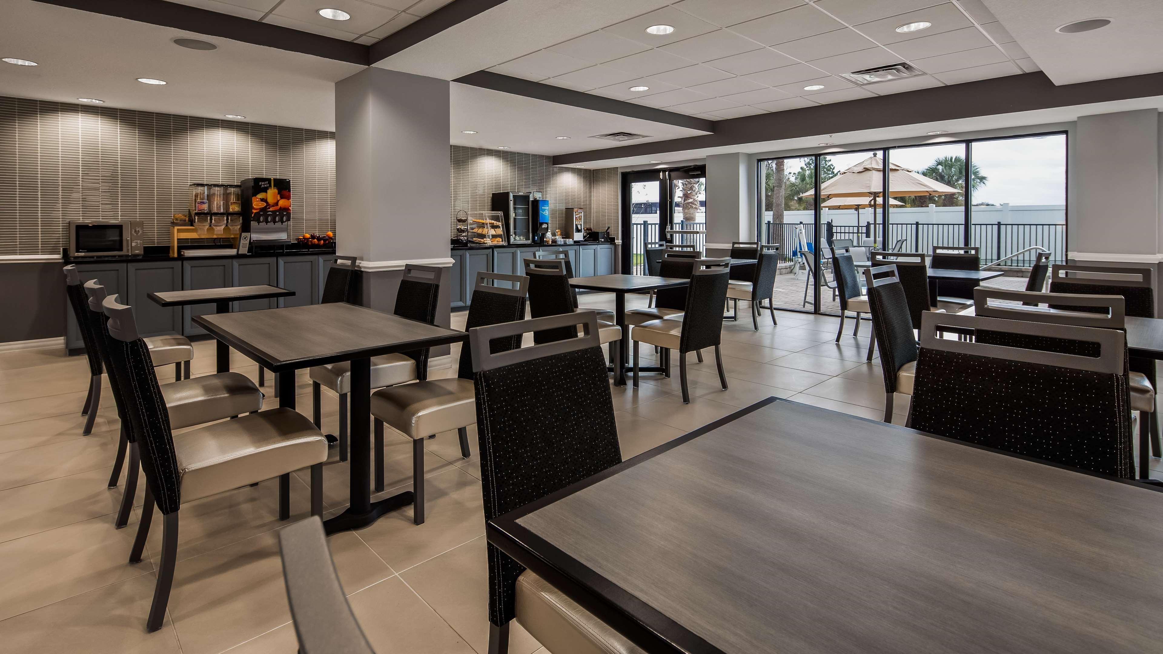 Best Western Plus New Caney Inn & Suites Zewnętrze zdjęcie